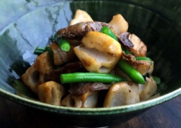 れんこんと牛こま肉のはちみつオイスター炒め蒸し